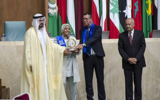 فوز جامعة محمد الخامس بالرباط بجائزة أفضل مشروع حكومي عربي لتطوير التعليم