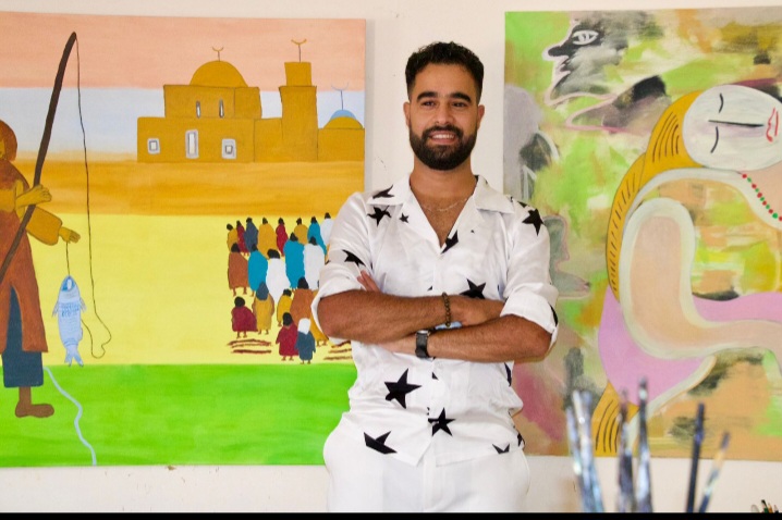 محمد أشرقي.. ريشة تنبض بوجع الناس وتختزل الحياة في صمت الألوان