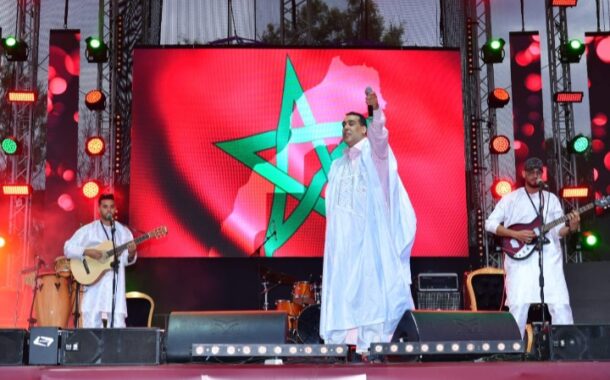 النجم الحساني سعيد الشرادي يغرد بمغربية الصحراء في مهرجان 