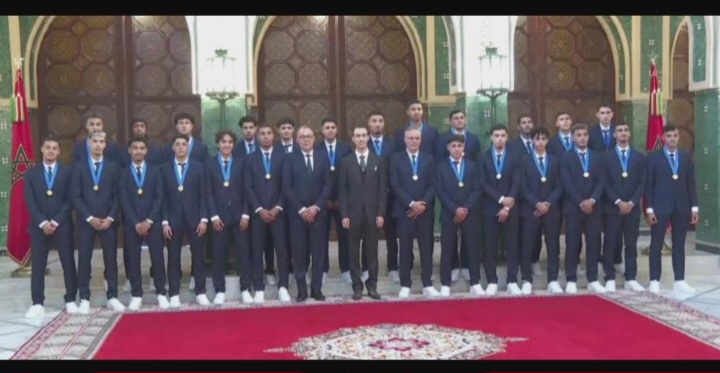 الأمير مولاي الحسن يستقبل بالقصر الملكي بالرباط أعضاء المنتخب الوطني لكرة القدم لأقل من 20 سنة