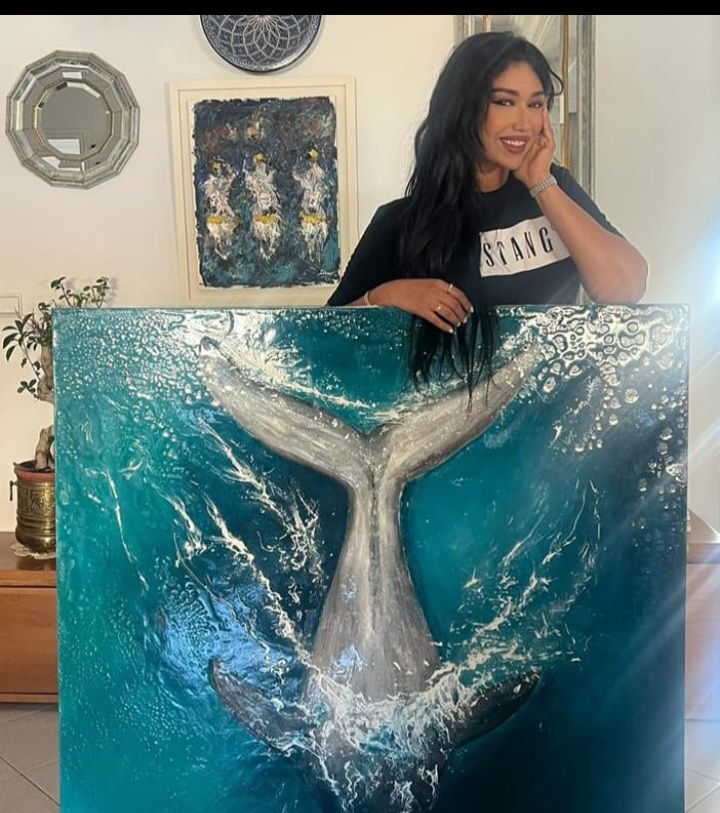 أسماء دحان.. فنانة تشكيلية ترسم الحلم باللون والخيال وتطمح للعالمية