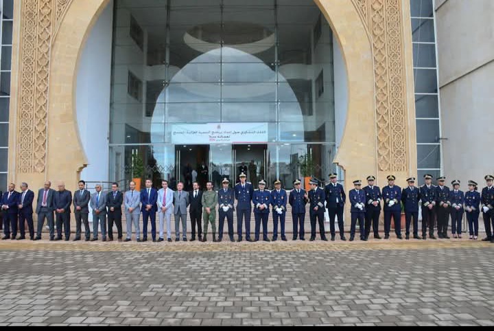 عامل صاحب الجلالة بسلا  عمر  التويمي والسيد يوسف بلحاج والي الأمن بسلا في احتفال بالذكرى 50 للمسيرة الخضراء 