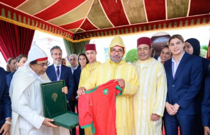 جلالة الملك محمد السادس يبعت برقية تهنئة نادي الجيش الملكي لكرة القدم النسوية بمناسبة التتويج بكأس النسخة الخامسة من دوري أبطال إفريقيا للسيدات.