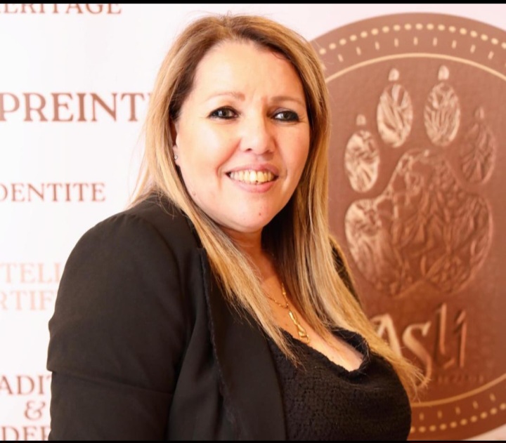 منى بناني.. سيدة المغرب في المهجر وصوت الوطن في قلب باريس 