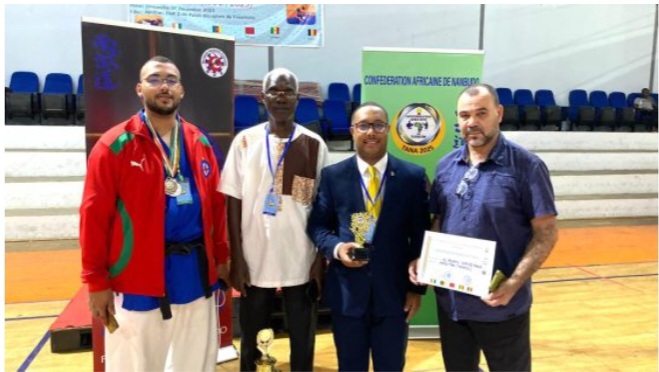 سعد العباسي يصنع الحدث والمهدي العلمي الادريسي يتالق في لجنة التحكيم خلال المشاركة العربية في دوري الصداقة الإفريقية بابيدجان