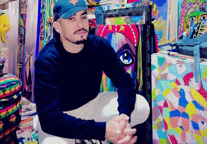 محمد لكبير.. فنان يصنع من النقطة والخيال عالماً من الإبداع