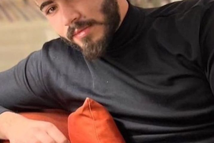 عمر هشام.. فنان شاب من العرائش يطرح مقترحات لتطوير السياحة وتثمين مؤهلات المدينة