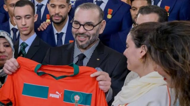 الملك محمد السادس يبعث برقية تهنئة إلى المنتخب الوطني المغربي لكرة القدم داخل القاعة بمناسبة فوزهم بكأس إفريقيا للأمم