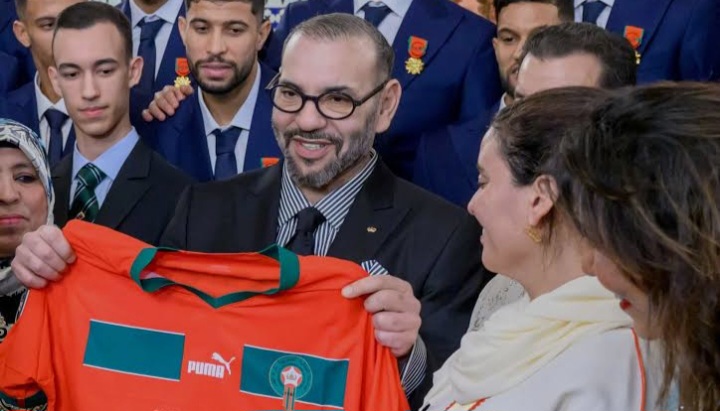 الملك محمد السادس يبعث برقية تهنئة إلى المنتخب الوطني المغربي لكرة القدم داخل القاعة بمناسبة فوزهم بكأس إفريقيا للأمم